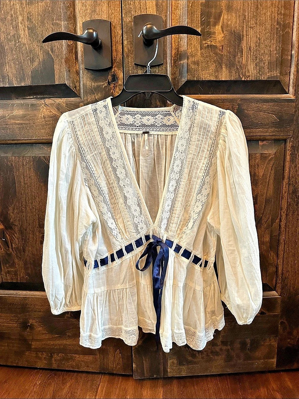 🌻🌻Free People Lace Trim Peasant Blouse cream-Small